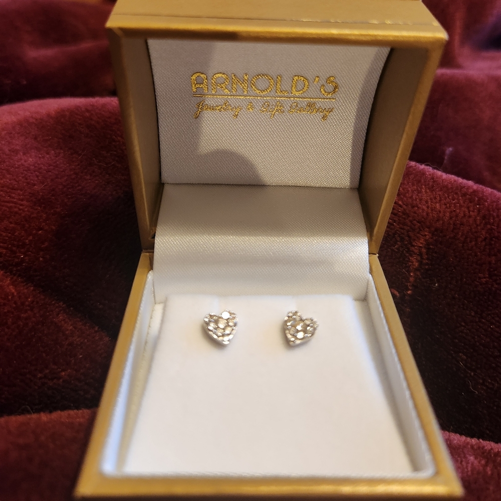 1/3 carat, white gold, heart-shaped earrings